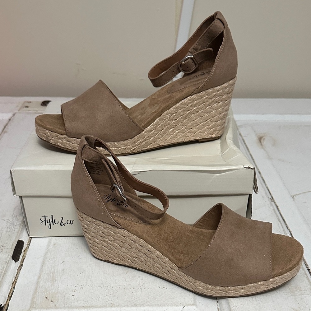 Style & Co. Women's Taupe Wedge Sandals